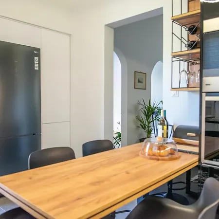 Monte Smith Luxury Garden With Parking *