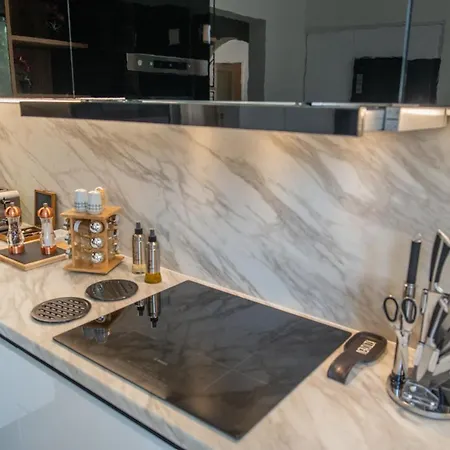 Monte Smith Luxury Garden With Parking Апартаменты *