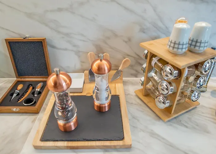 Monte Smith Luxury Garden With Parking Rhodes City