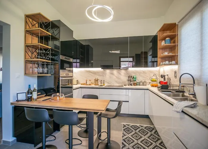 Monte Smith Luxury Garden With Parking Appartement