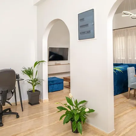 Monte Smith Luxury Garden With Parking Rhodes City