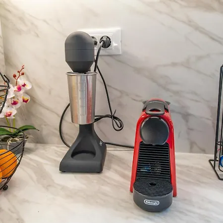 Monte Smith Luxury Garden With Parking Apartment *