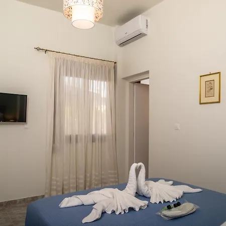 Monte Smith Luxury Garden With Parking דירה *