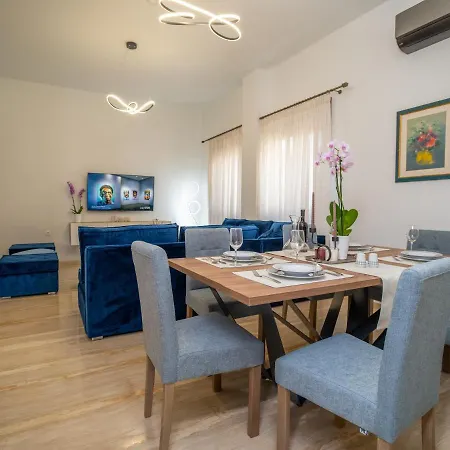 Monte Smith Luxury Garden With Parking *