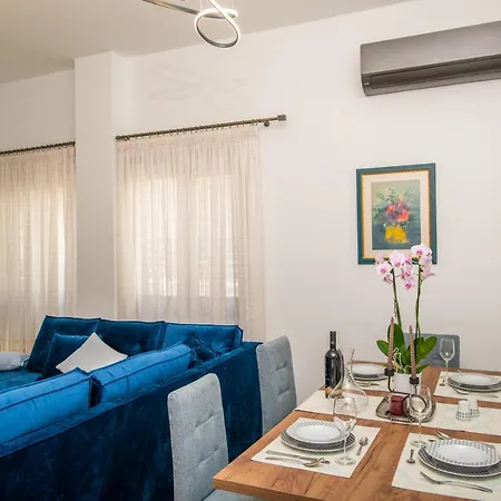דירה Monte Smith Luxury Garden With Parking *