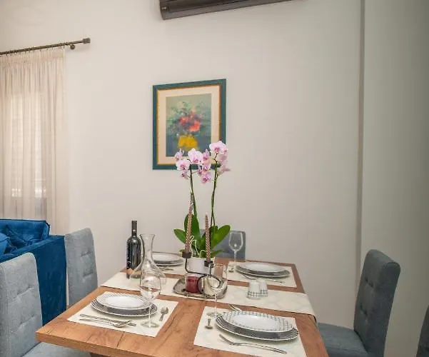 Monte Smith Luxury Garden With Parking Apartment *