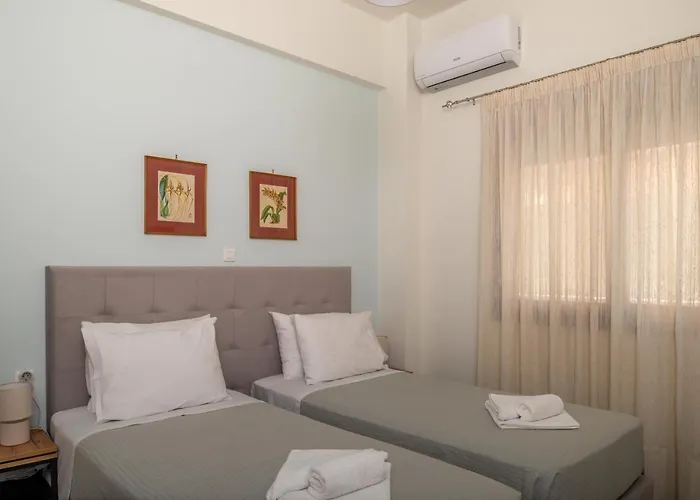 Monte Smith Luxury Garden With Parking Apartment Rhodes City