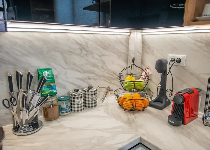 Monte Smith Luxury Garden With Parking Apartment Rhodes City